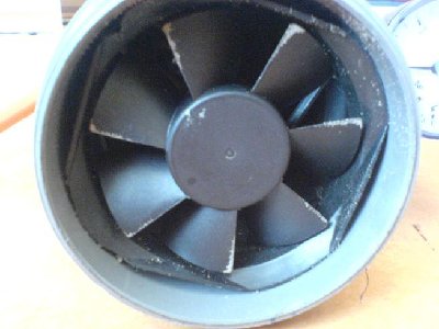 The 92mm fan, blades are a little bit dirty because some earth got into my chamber while playing in the outdoor.