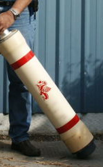 6 inch tank on the Dragon Cannon.  This is a 2.5 inch coaxial piston cannon.  It is heavy and difficult to hold.