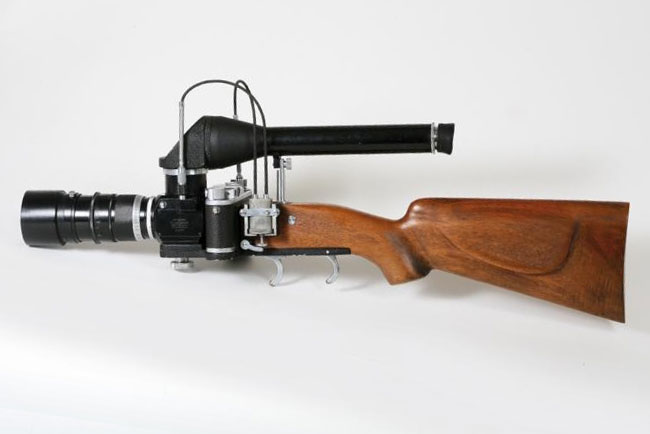 Leica-Camera-Gun.jpg