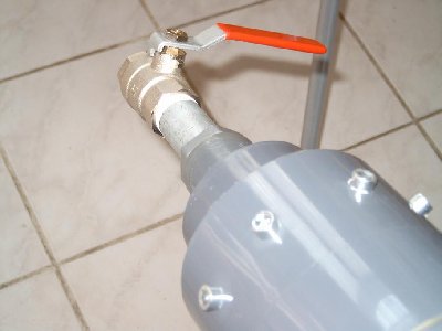 Removable back end.( To have acces to the piston)<br />Looks like a submarine don't it??