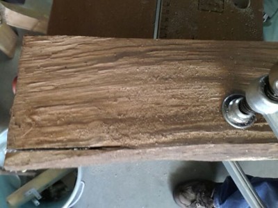 Rough block of oak (don't have a proper workbench yet, that's why I use the clamp)